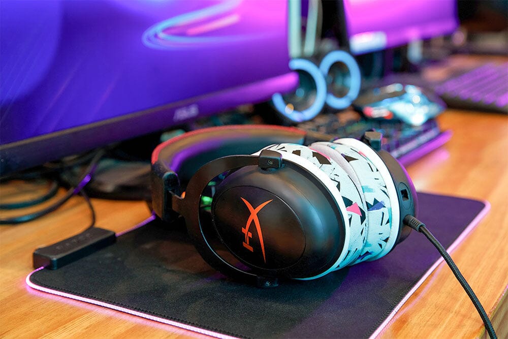 WC FreeZe - Hybrid Cooling Gel Infused Gaming Earpads | 90s White