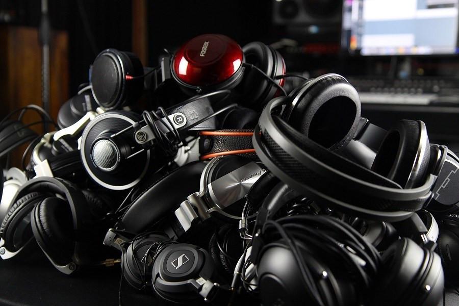 Cheap vs Expensive Headphones – Why Price Matters